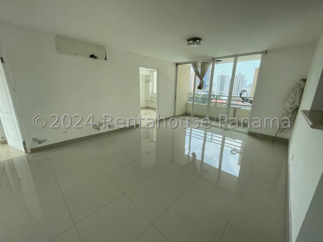 Compact open kitchen with laundry corner in PH Majestic Gardens Edison Park Panama City