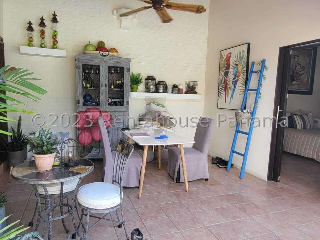 Spacious outdoor pool and covered terrace in private house El Carmen Panama City