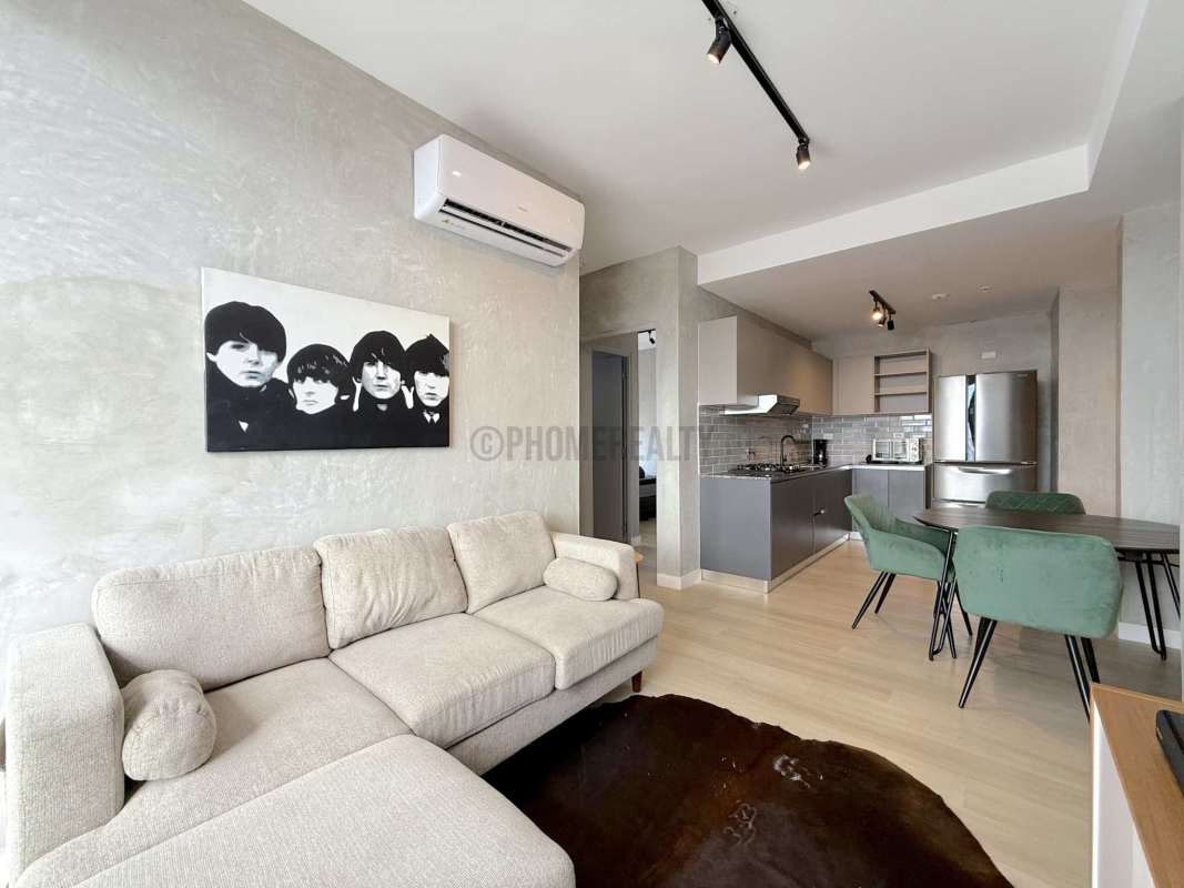 Spacious master bedroom with closet window apartment PH Park Residence Panama City