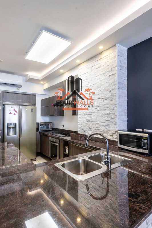 Swimming pool with panoramic views at PH Rivage Tower Panama City