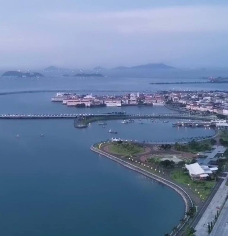 Oceanfront 1BR Apartment for Rent at PH Rivage Avenida Balboa