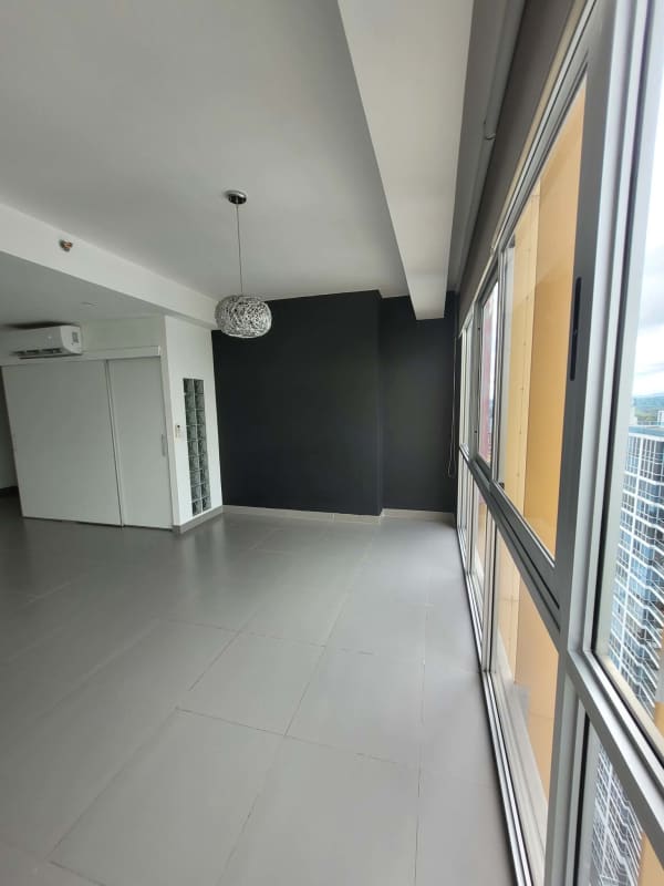 Lobby concierge reception area PH Vista del Mar Avenida Balboa Panama City