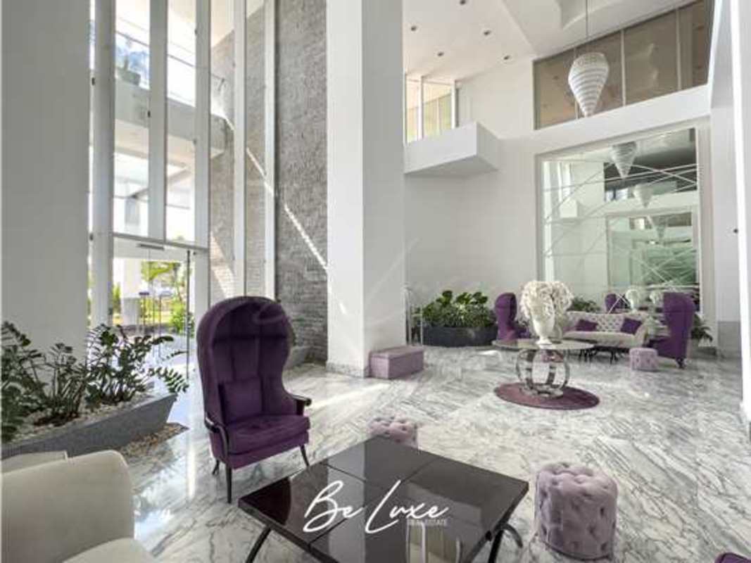 Entrance canopy landscaped driveway at PH Rivage Panama City