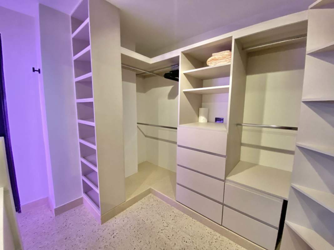 Bathroom featuring glass walk-in shower and modern fixtures at PH La Gaviota Panama