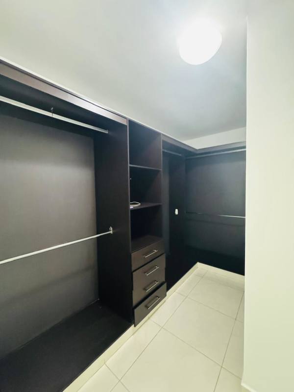 Luxury Semi-Furnished 3BR Apartment PH Allure Avenida Balboa