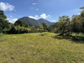 Flat developable land El Valle de Antón Coclé with mountain background for house or lodge