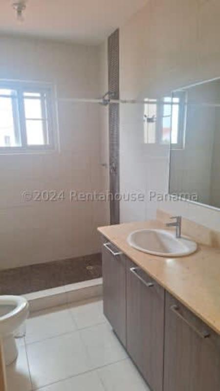 3BR House w/ Garden in Quintas de Versalles Costa Sur