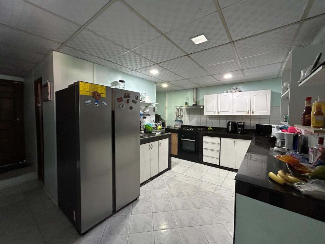 Covered laundry space with washer hookup and utility sink Panama house for sale Villa Zaita