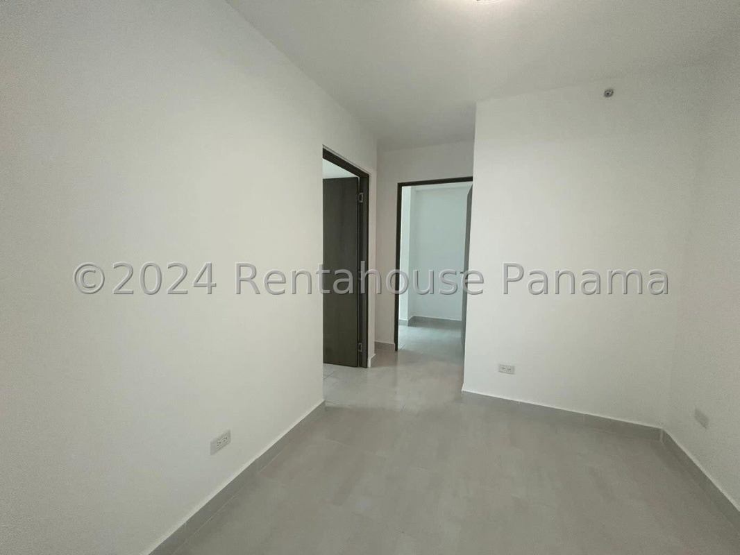 Apartment kitchen with granite countertops and appliances PH Vía España Obarrio Panama