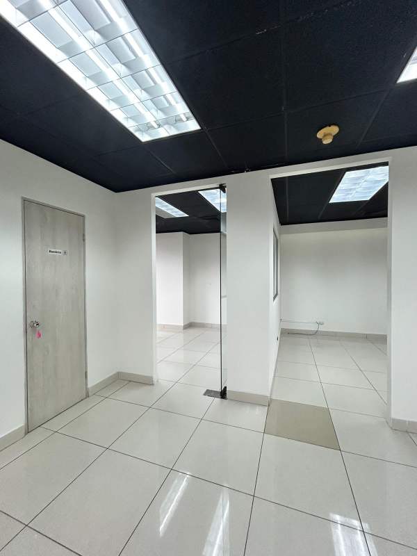 Reception lobby of furnished commercial office in Torre Banco General Panama