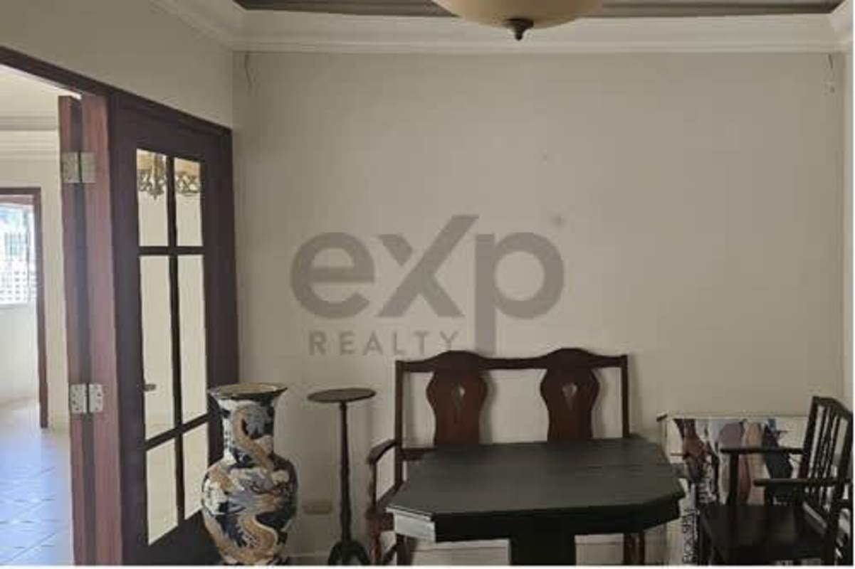 Bedroom with built-in closet, large window, air conditioning in Victoria Tower Panama