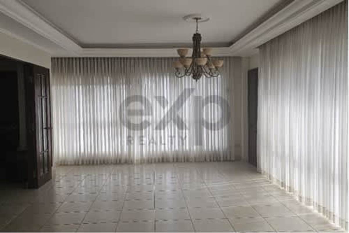 Elegant lobby entrance area with reception in Victoria Tower Obarrio Panama