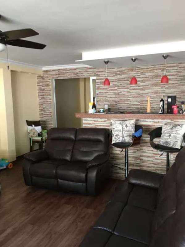 Children's bedroom with tile floor, shelving, built-in bed, window blinds in duplex house Brisas del Golf Panama