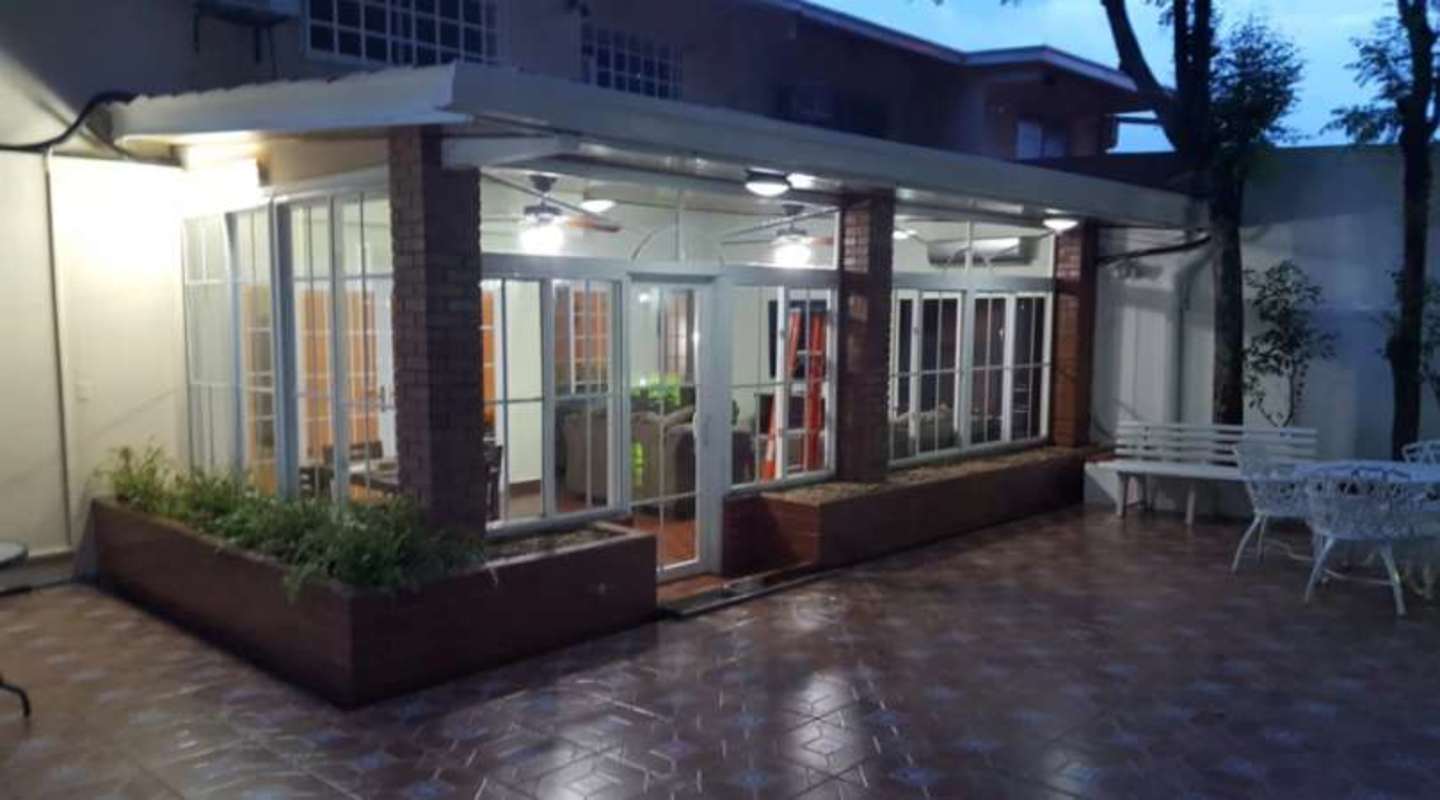 Spacious 5BR Residence with Gym & Patio Miraflores Betania