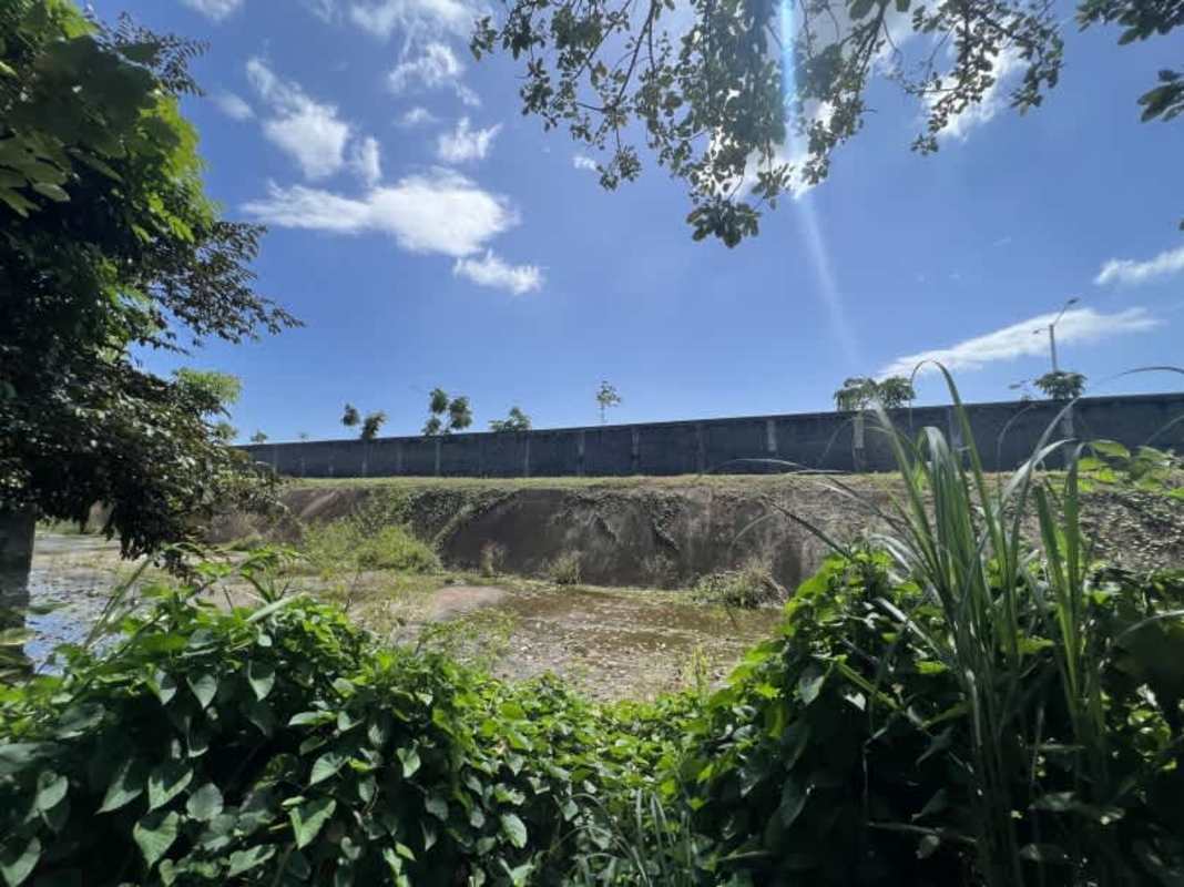 Natural landscape residential land of nearly 3,000 m2 in Juan Díaz Ciudad Radial Panama City