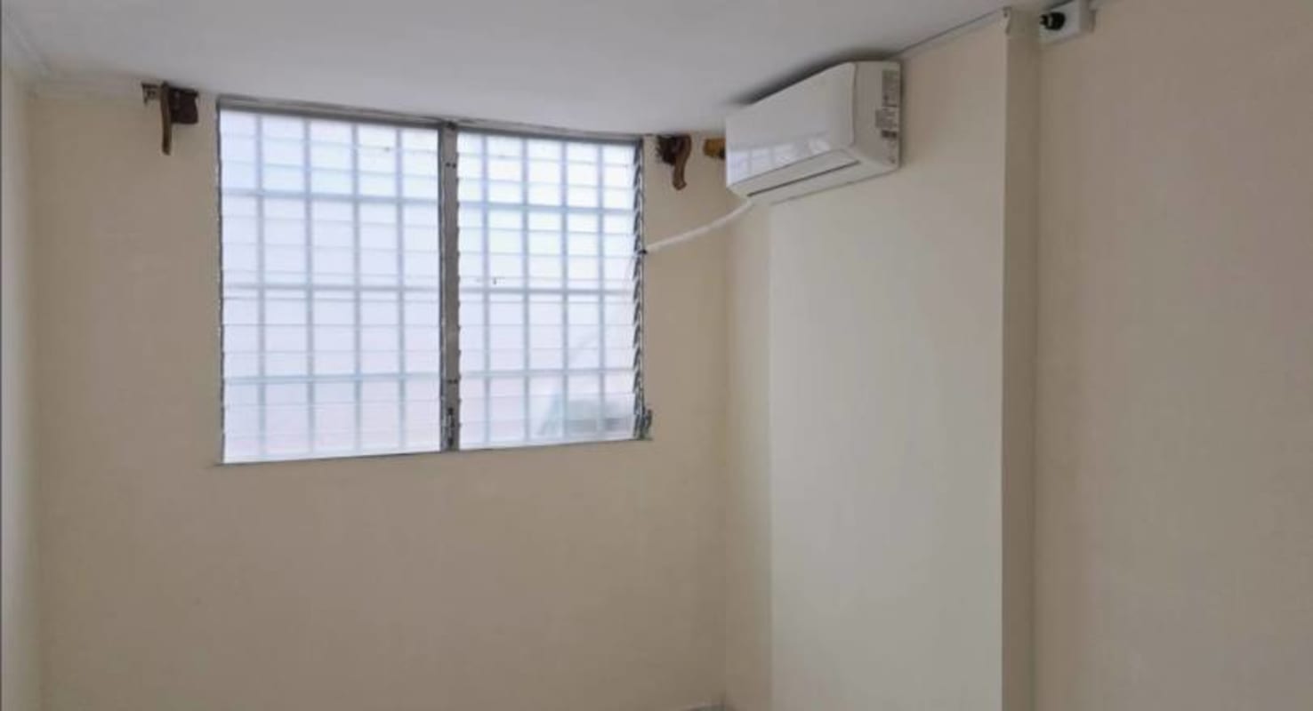 Spacious bedroom with traditional large closet tile floor PH Parque Lefevre Panama