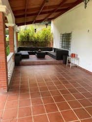 Spacious 4BR Beach House with Pool & Garden in Coronado