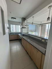 Apartment for Sale in San Francisco - 3 bedrooms