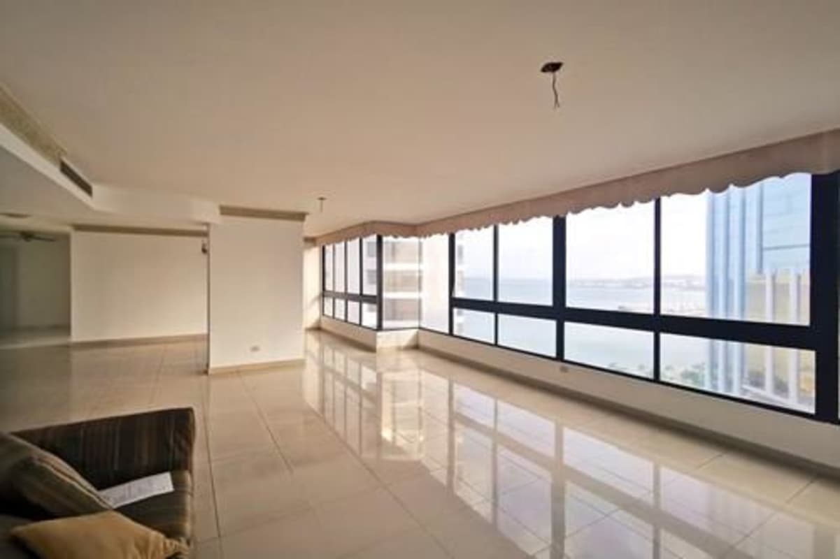 Balcony view with Pacific Ocean and Panama skyline from PH Costa del Mar Avenida Balboa