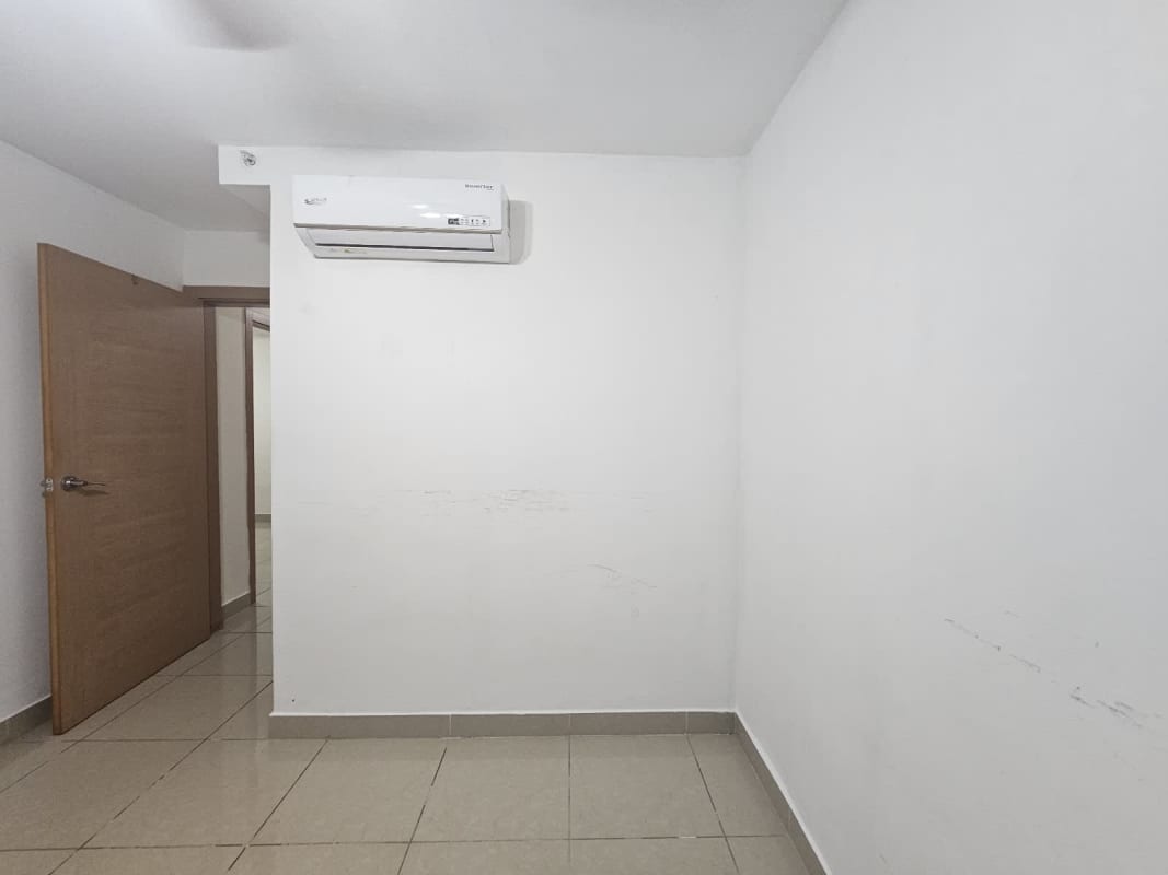 Bedroom with AC tiled floors and bright design in PH Rokas Condado del Rey Panama City