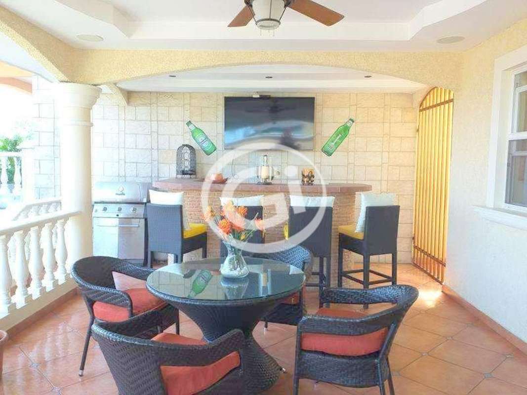 Spacious 3BR + Family Room House in Residencial El Doral Condado del Rey