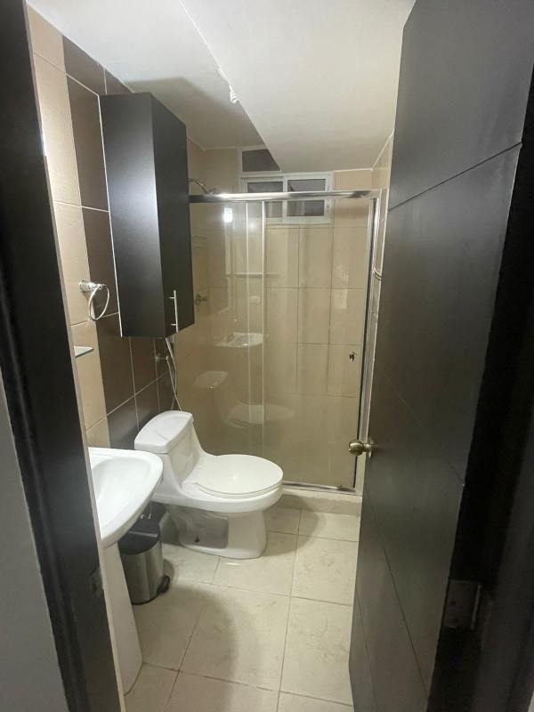 Bedroom with closet, split AC, natural lighting PH Vista Marina Towers apartment Panama