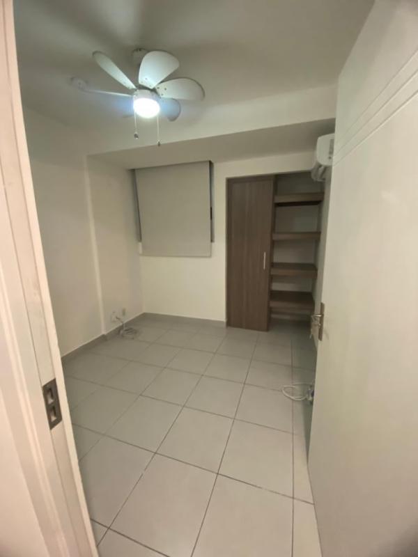 Illuminated outdoor swimming pool PH ILO Via Espana Chanis Panama City