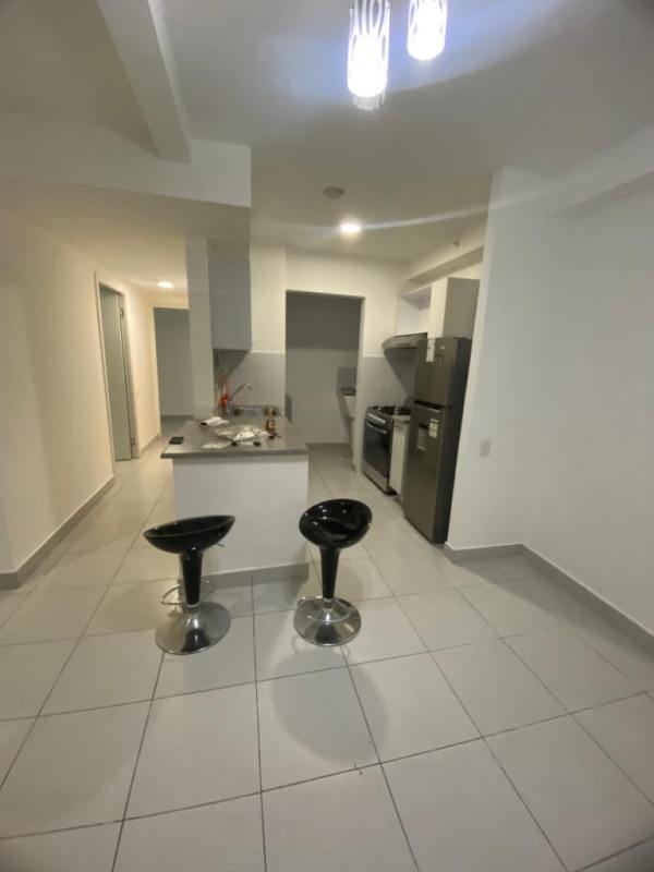 Bedroom with built-in closet split air conditioning ceiling fan PH ILO Chanis Panama