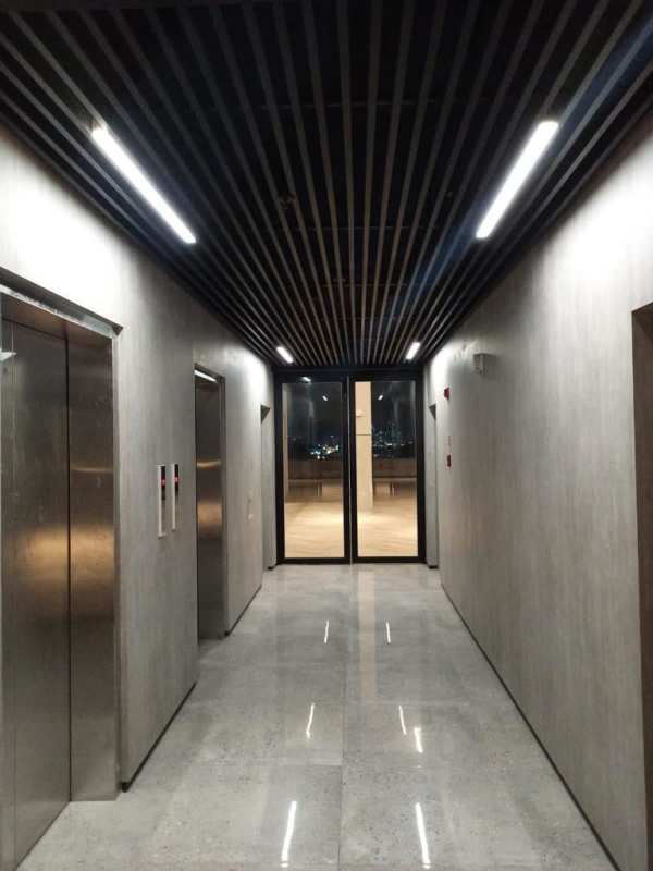 Furnished lobby with marble floors, luxury décor and lighting at CenterPoint Tower Panama