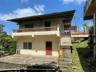 Single-family home with commercial space for Sale in Alcalde Díaz - 4 bedrooms