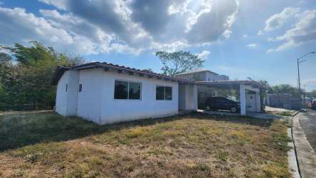 New 3BR Malibu Beach House Unfinished Gorgona