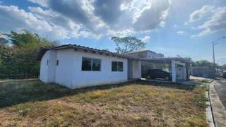 Single-family beach house for Sale in Chame - 3 bedrooms