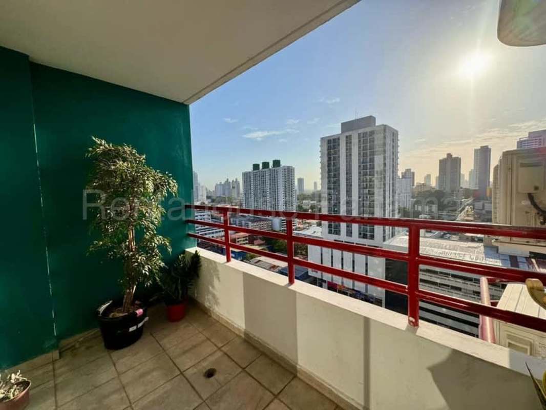 Exterior facade of PH Torres de Vista Hermosa tower Panama City on Vía España