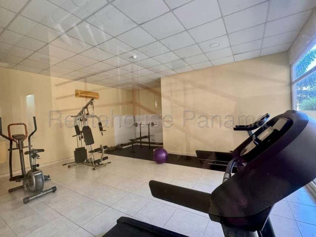 Spacious social area outdoor gazebo PH Torres de Vista Hermosa Panama