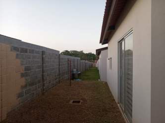 Side yard with privacy fence beside rental house Los Cerezos Cluster La Chorrera