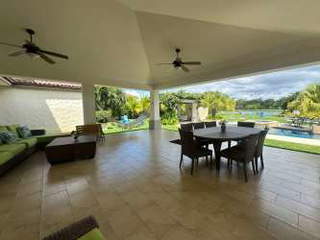 Villa / House for Sale in Buenaventura - 8 bedrooms