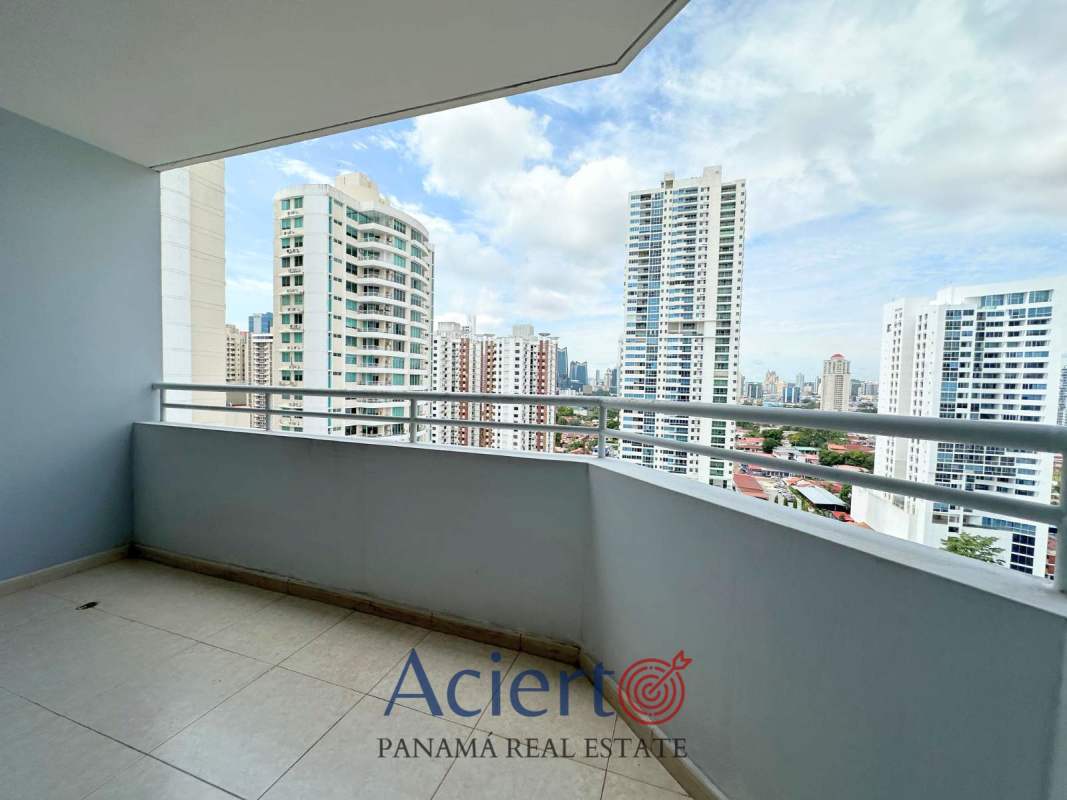 Swimming pool with sundeck and panoramic views at PH San Francisco Tower Panama City