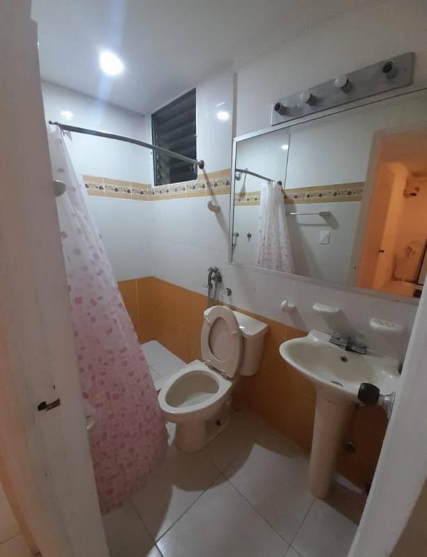 Complete bathroom with tiled shower and vanity cabinet PH McGregor Hill Panama City