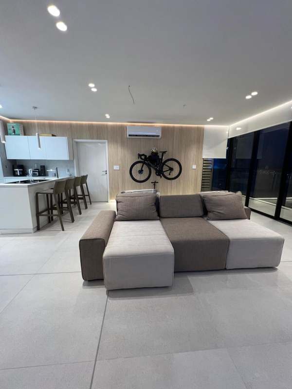 Large bedroom with sea views, floor-to-ceiling windows in PH Victory Wellness Coco del Mar Panama