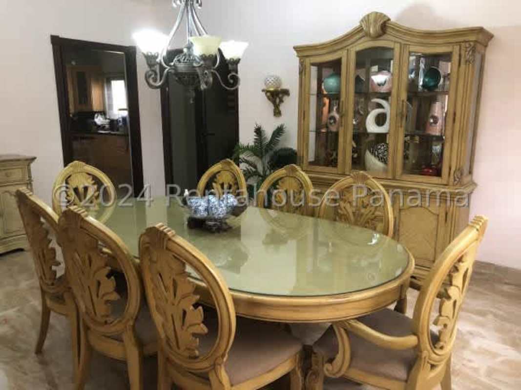 Spacious luxury kitchen granite countertops stainless appliances house for rent Panama