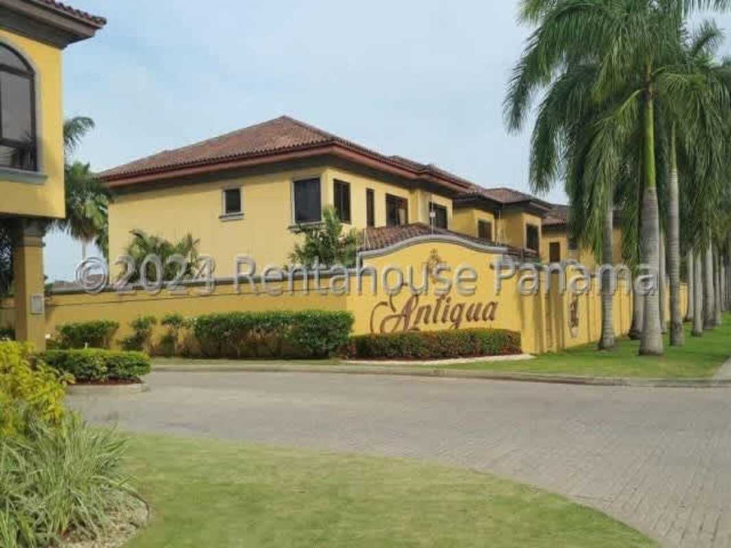 Two-story luxury house Mediterranean-style for rent Costa del Este Panama