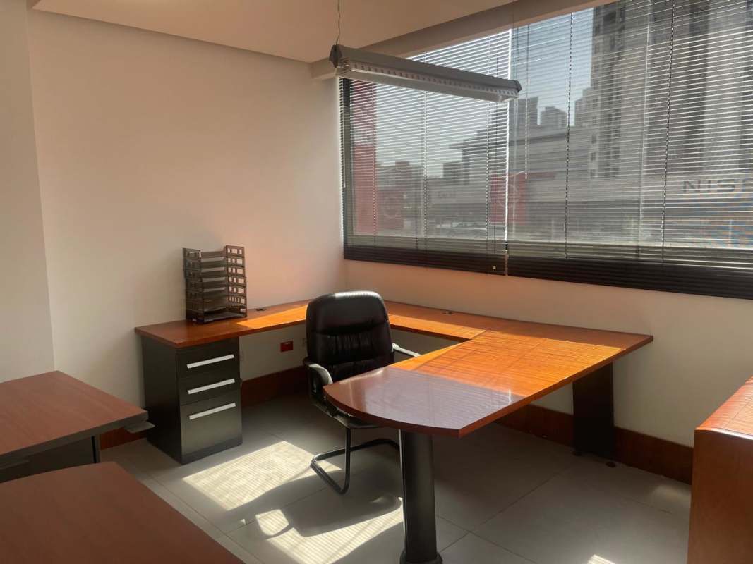 Executive private corner office with windows in Calle 50 Business Center Panama