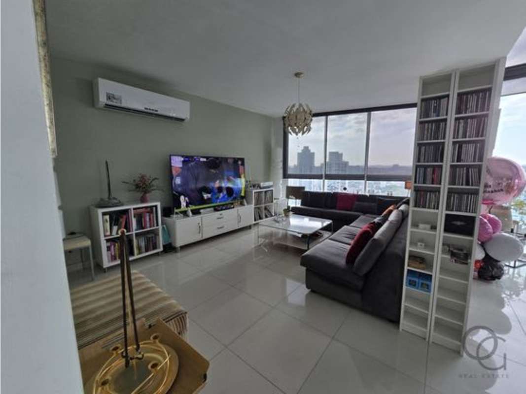 Bright secondary bedroom with closet in PH Park Loft Coco del Mar Panama