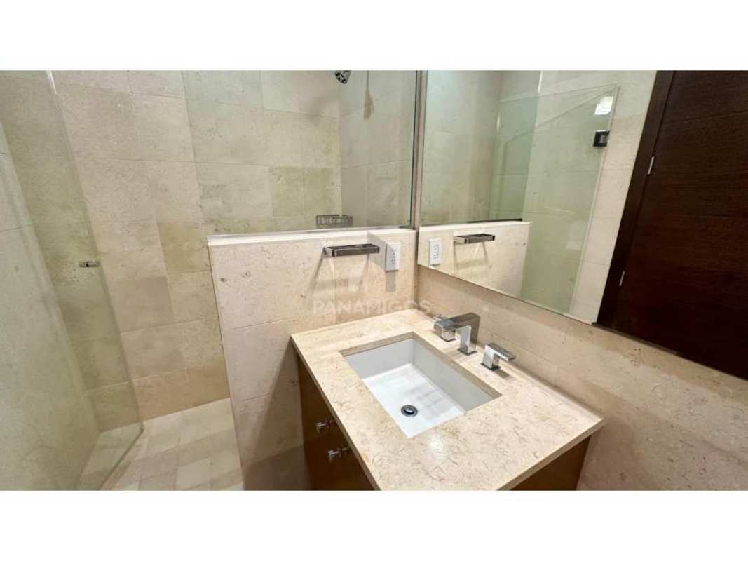 Luxury marble bathroom with shower in Greenview Santa María Panama
