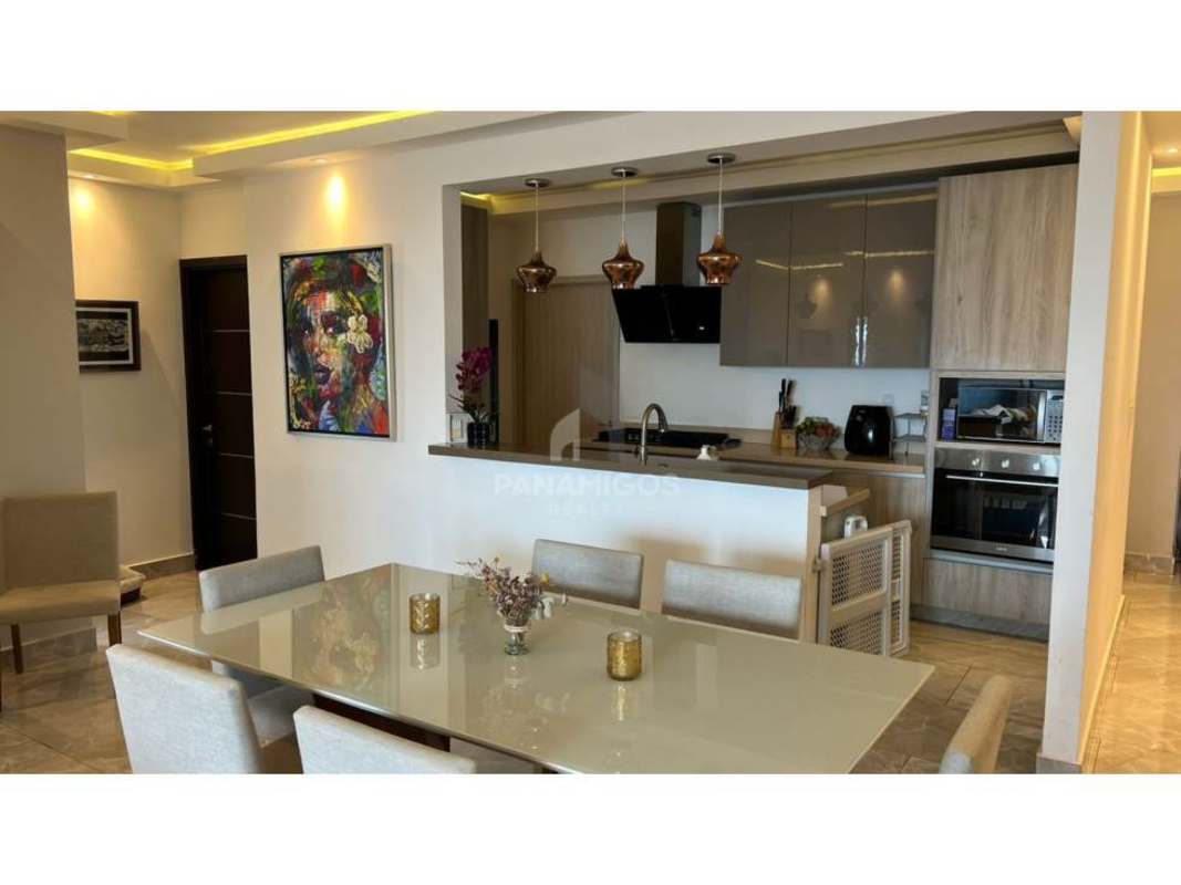 Balcony overlooking Panama City skyline in high-rise at PH Premium Tower