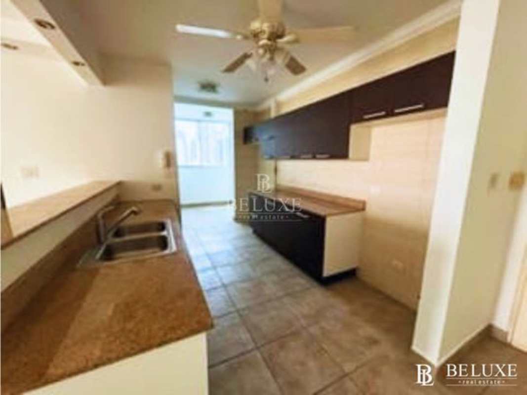 Kitchen with granite countertops, plenty of storage at PH Pacific Sea, Punta Pacífica Panama