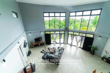 Imported German kitchen with appliances and granite counters Valle de Anton Panama