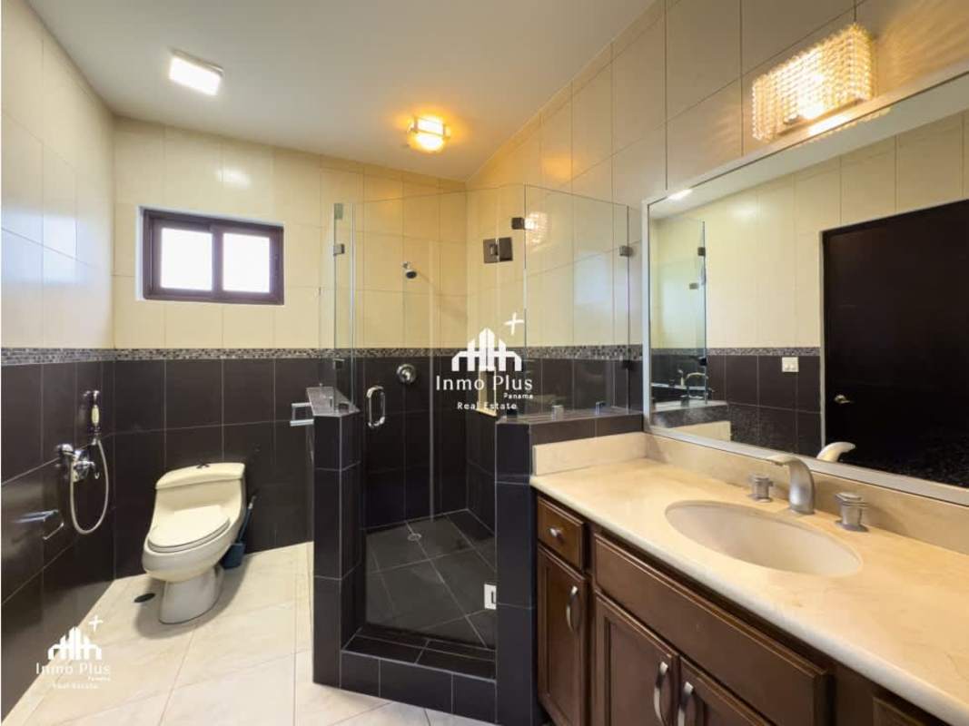 Luxury 4BR 5BA House with Pool in Costa del Este Private Community