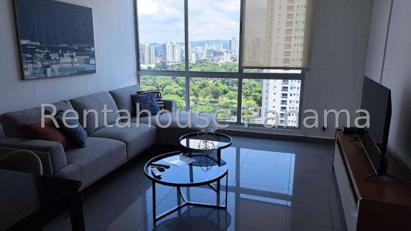 Bedroom with twin beds, AC units, city skyline view PH Quartier Panama