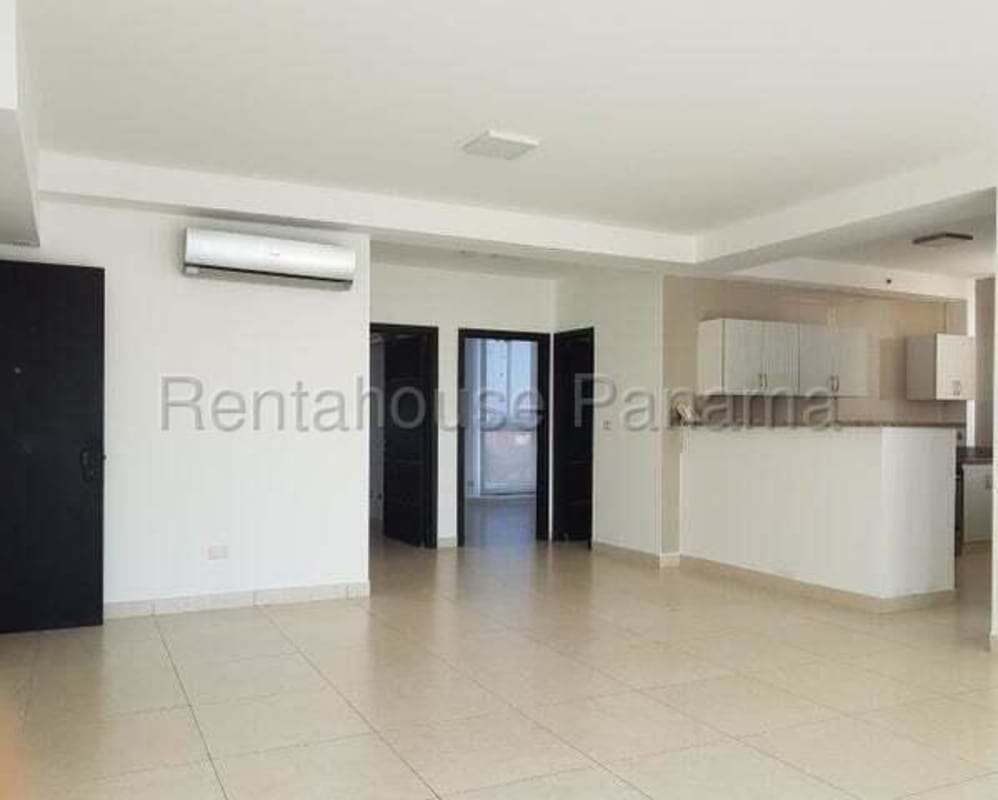 Kitchen with granite countertops, stove, cabinets in PH Boulevard Park Panama City